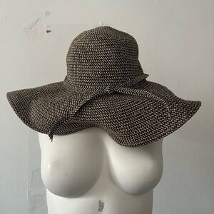 Vivian brown and tan weave wide brim floppy oversized sun hat with tie S/M